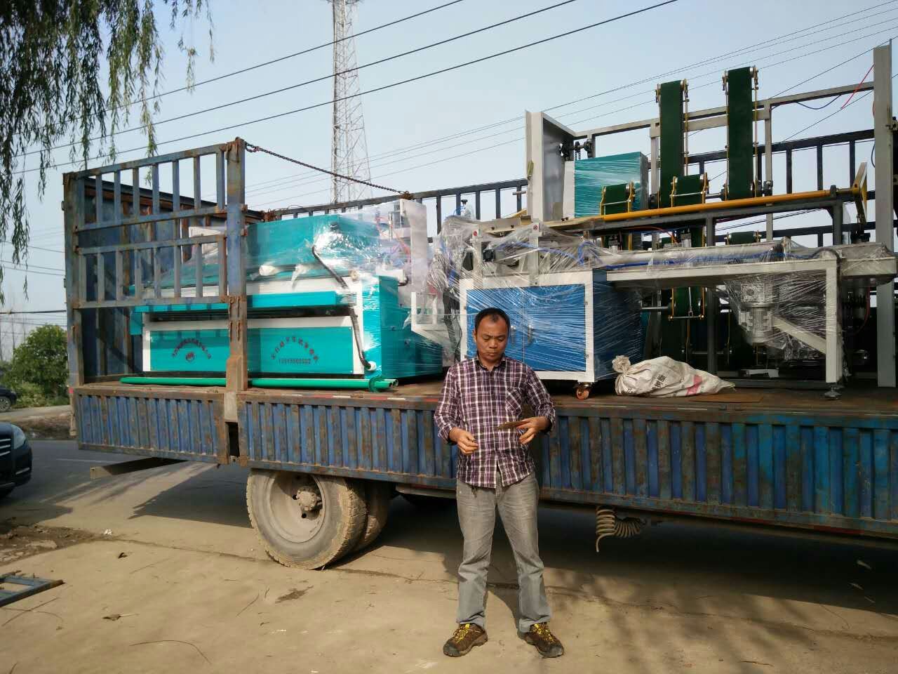 喜迎國慶，恭喜湖南唐總衛(wèi)生紙加工廠開業(yè)大吉